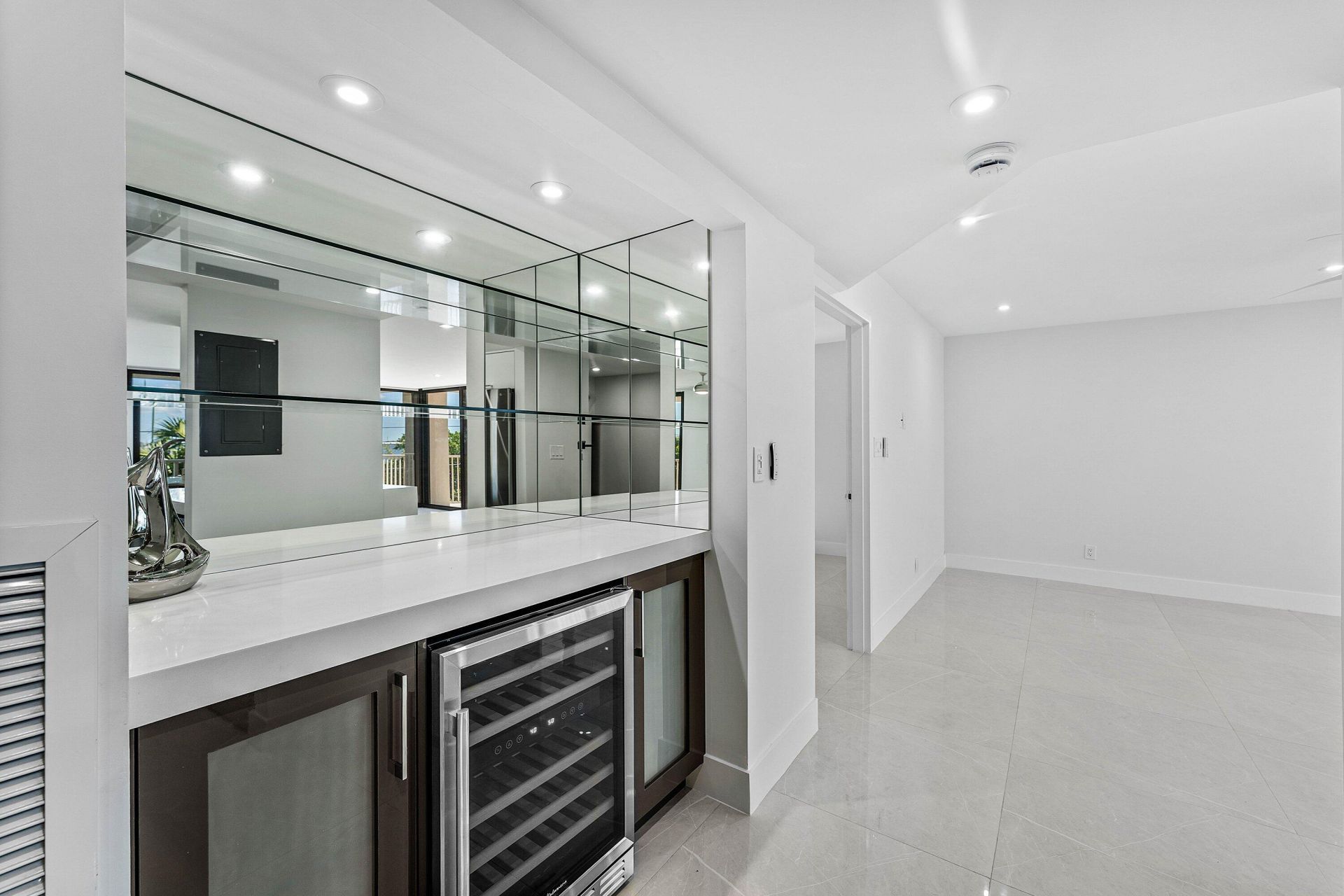 5480 N Ocean Drive, Unit B1c, Singer Island, FL 33404 Photo