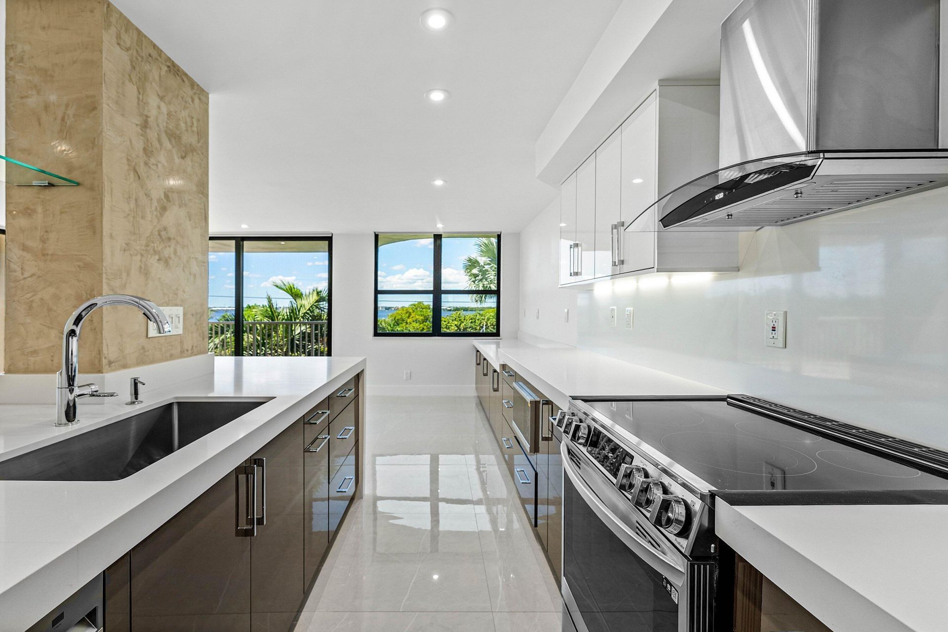 5480 N Ocean Drive, Unit B1c, Singer Island, FL 33404 Photo