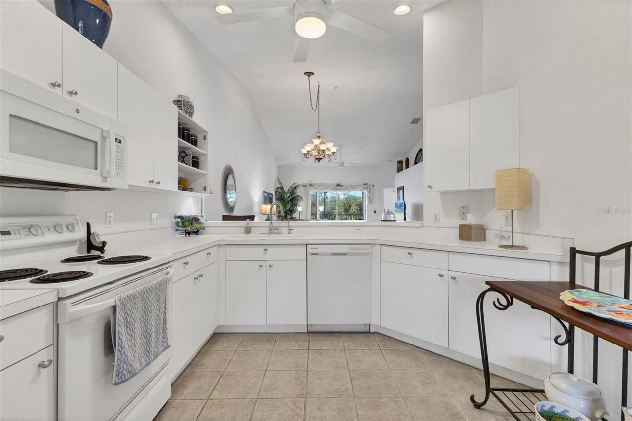 5240 Hyland Hills Avenue, Unit 1426, Sarasota, FL 34241 Photo