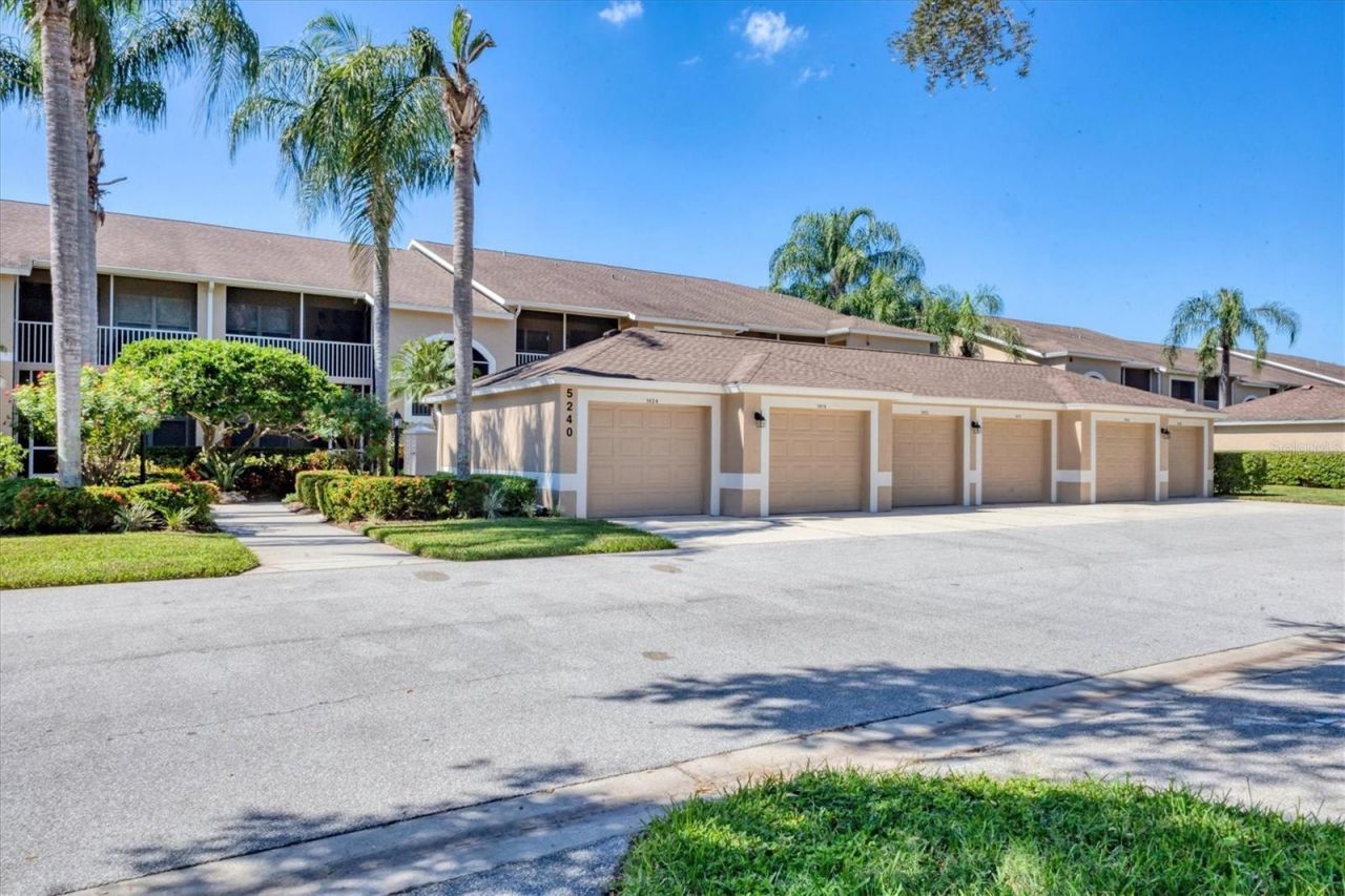 5240 Hyland Hills Avenue, Unit 1426, Sarasota, FL 34241 Photo