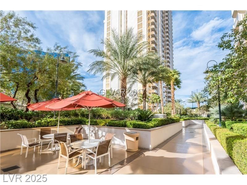 135 E Harmon Avenue, Unit 219, Las Vegas, NV 89109 Main Photo