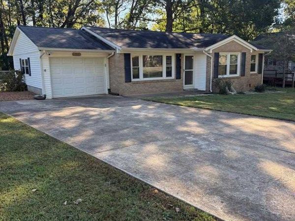 111 Marilyn Street, Paris, TN 38242