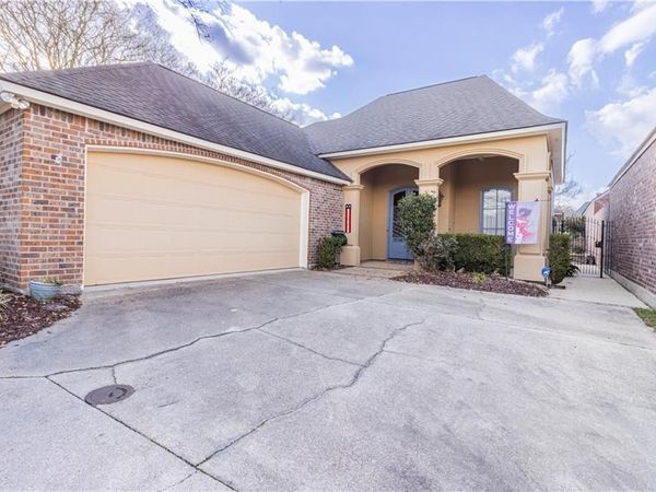 10746 SHORELINE Drive, Baton Rouge, LA 70809