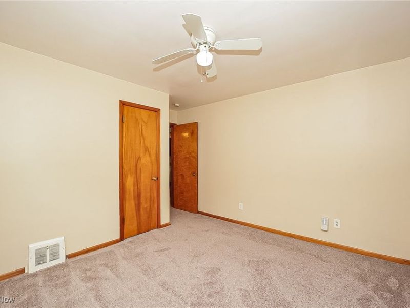 24891 Zeman Avenue, Euclid, OH 44123 Photo 11