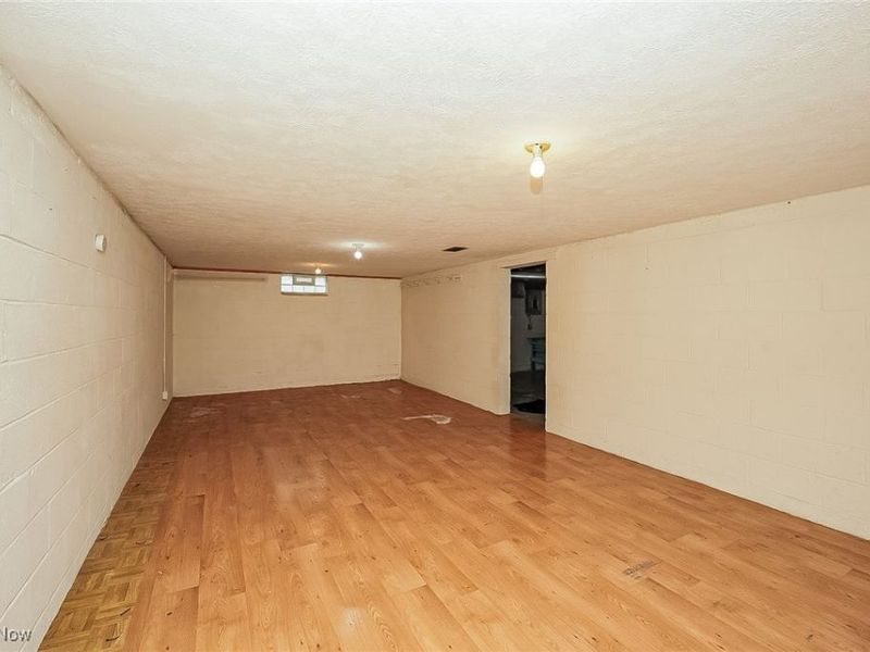 24891 Zeman Avenue, Euclid, OH 44123 Photo 16