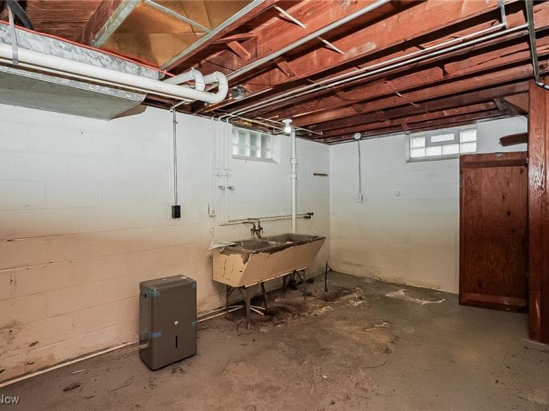 24891 Zeman Avenue, Euclid, OH 44123 Photo 18