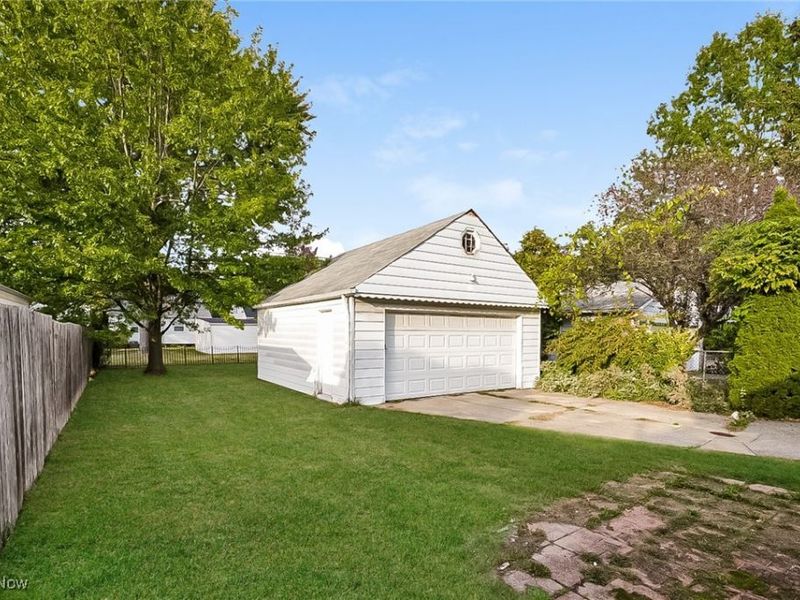 24891 Zeman Avenue, Euclid, OH 44123 Photo 20