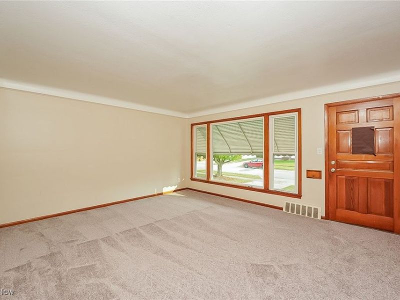 24891 Zeman Avenue, Euclid, OH 44123 Photo 3