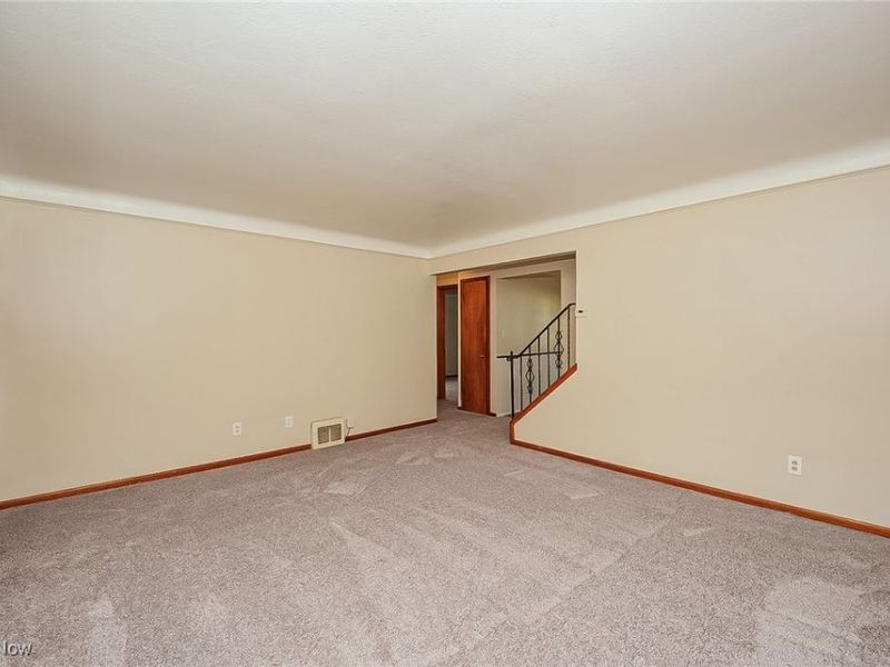 24891 Zeman Avenue, Euclid, OH 44123 Photo 4