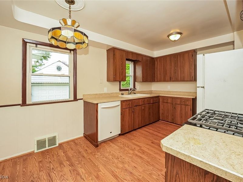 24891 Zeman Avenue, Euclid, OH 44123 Photo 5