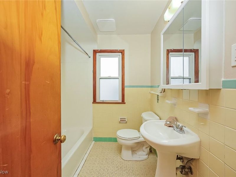 24891 Zeman Avenue, Euclid, OH 44123 Photo 9