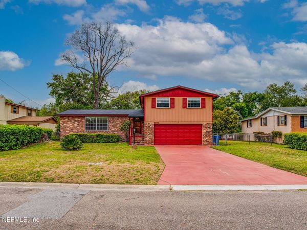 2027 COURTNEY Drive, Jacksonville, FL 32208