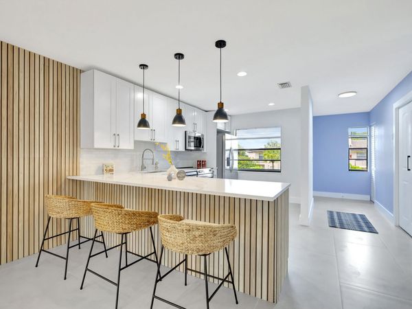 7898 Eastlake Drive, Unit 7d, Boca Raton, FL 33433