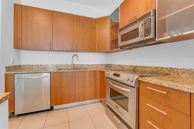 1945 S Ocean Drive, Unit 502, Hallandale Beach, FL 33009 Photo