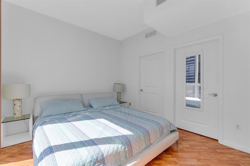 1945 S Ocean Drive, Unit 502, Hallandale Beach, FL 33009 Photo