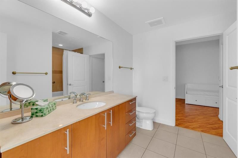 1945 S Ocean Drive, Unit 502, Hallandale Beach, FL 33009 Photo