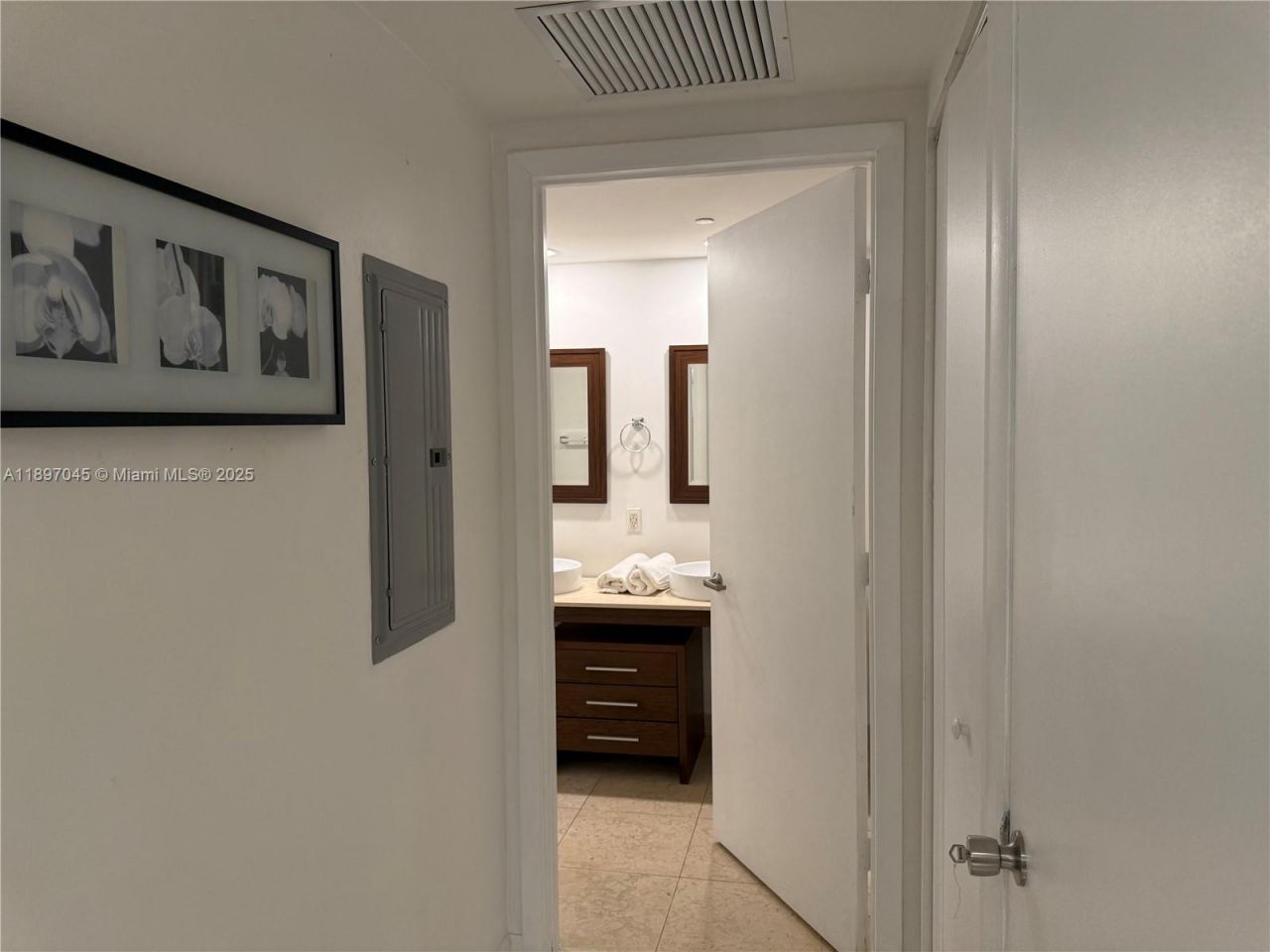 485 Brickell Ave, Unit 2606, Miami, FL 33131 Photo