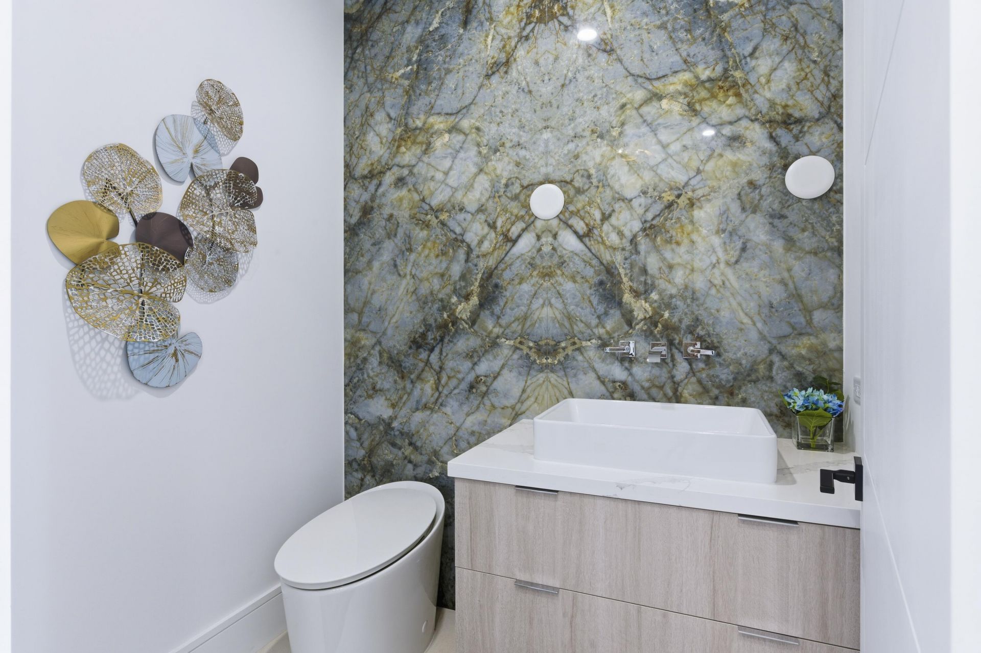 2323 Lake Drive, Unit 201, Singer Island, FL 33404 Photo