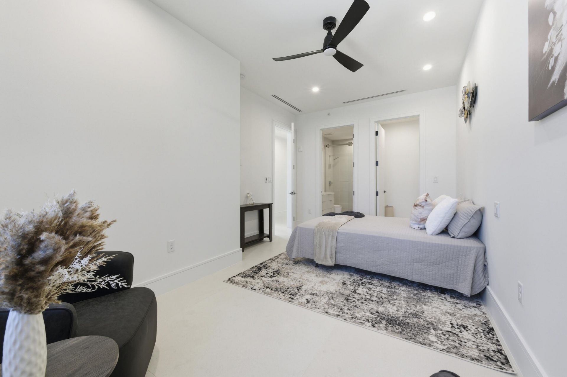 2323 Lake Drive, Unit 201, Singer Island, FL 33404 Photo