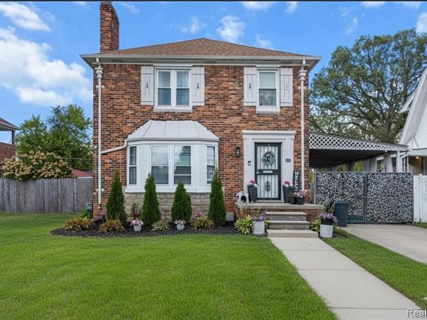 150 W Hildale, Detroit, MI 48203