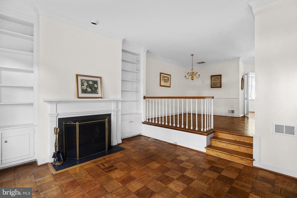 211 S West Street S, Alexandria, VA 22314 Main Photo