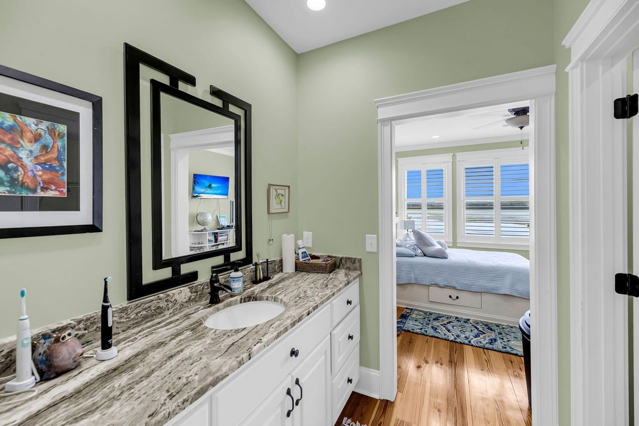 1811 Teal Road Photo 54