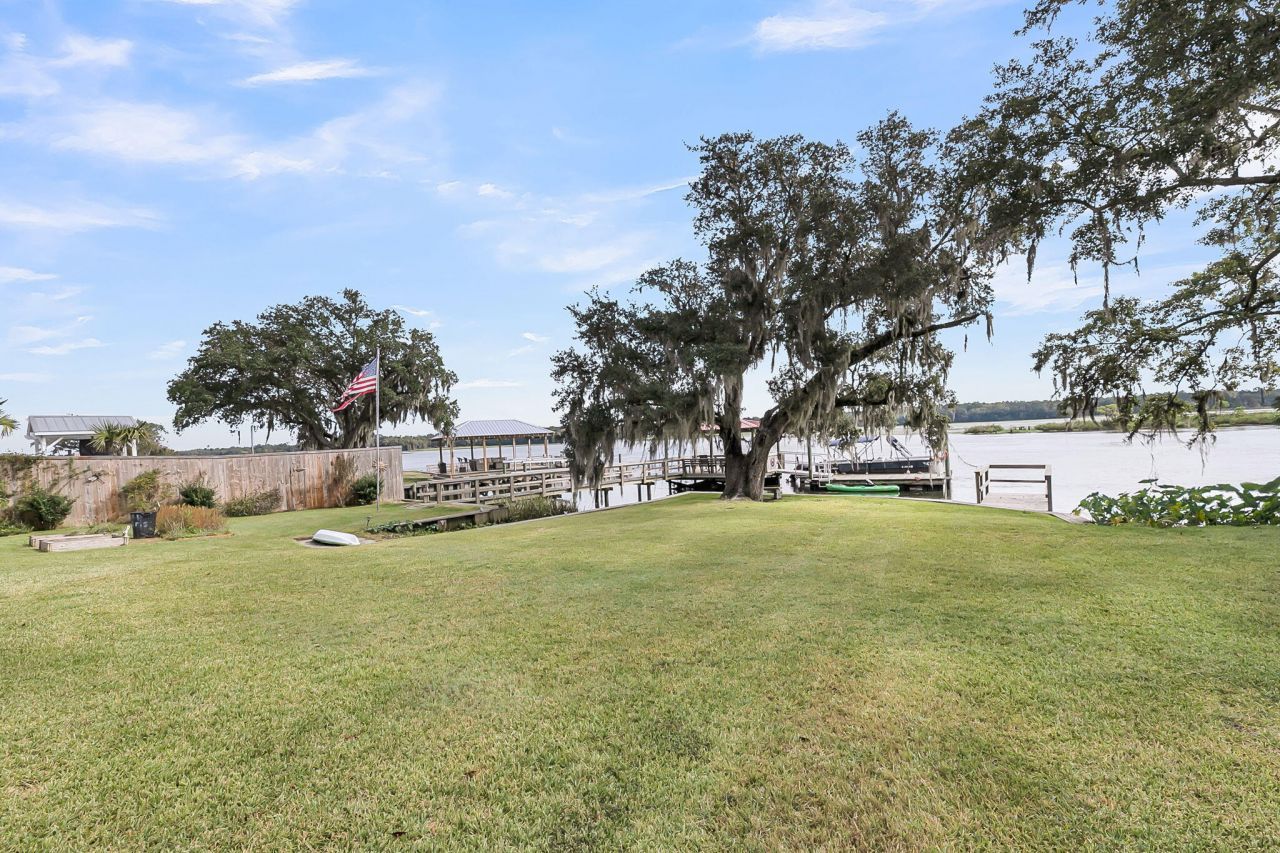 1811 Teal Road Photo 81