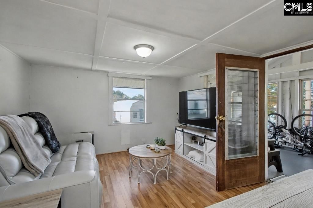 1091 Lake Drive Photo 6