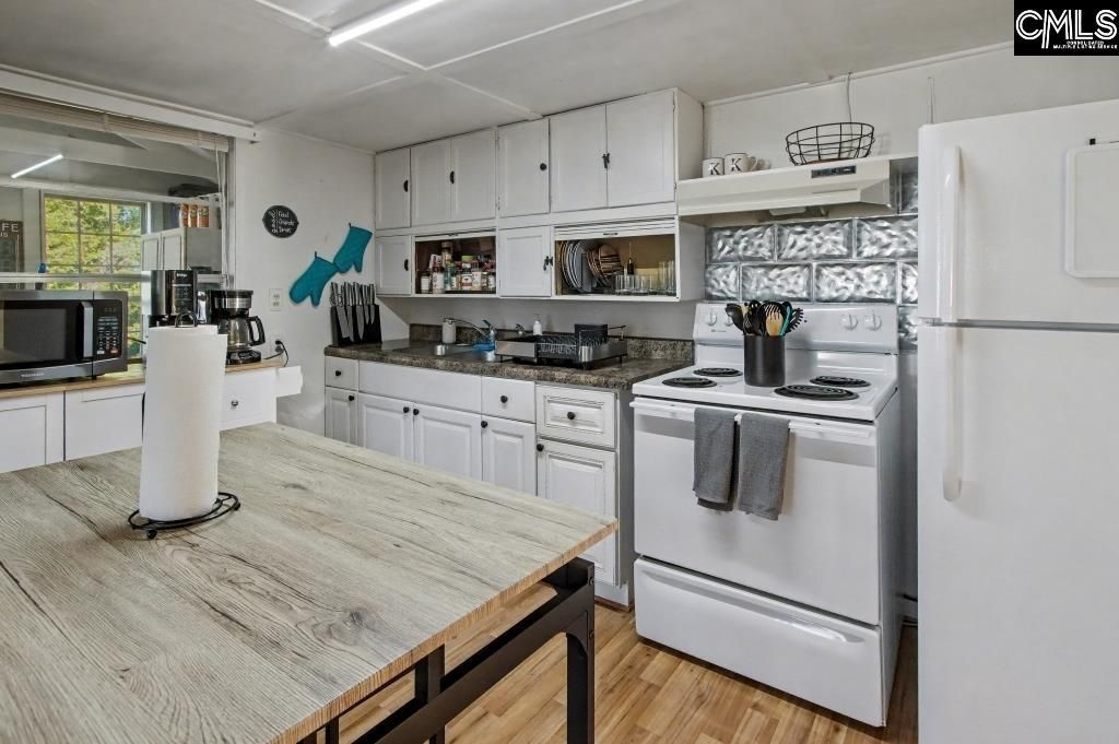 1091 Lake Drive Photo 8