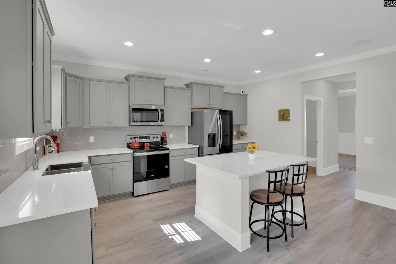 533 Mitscher Way Photo 10