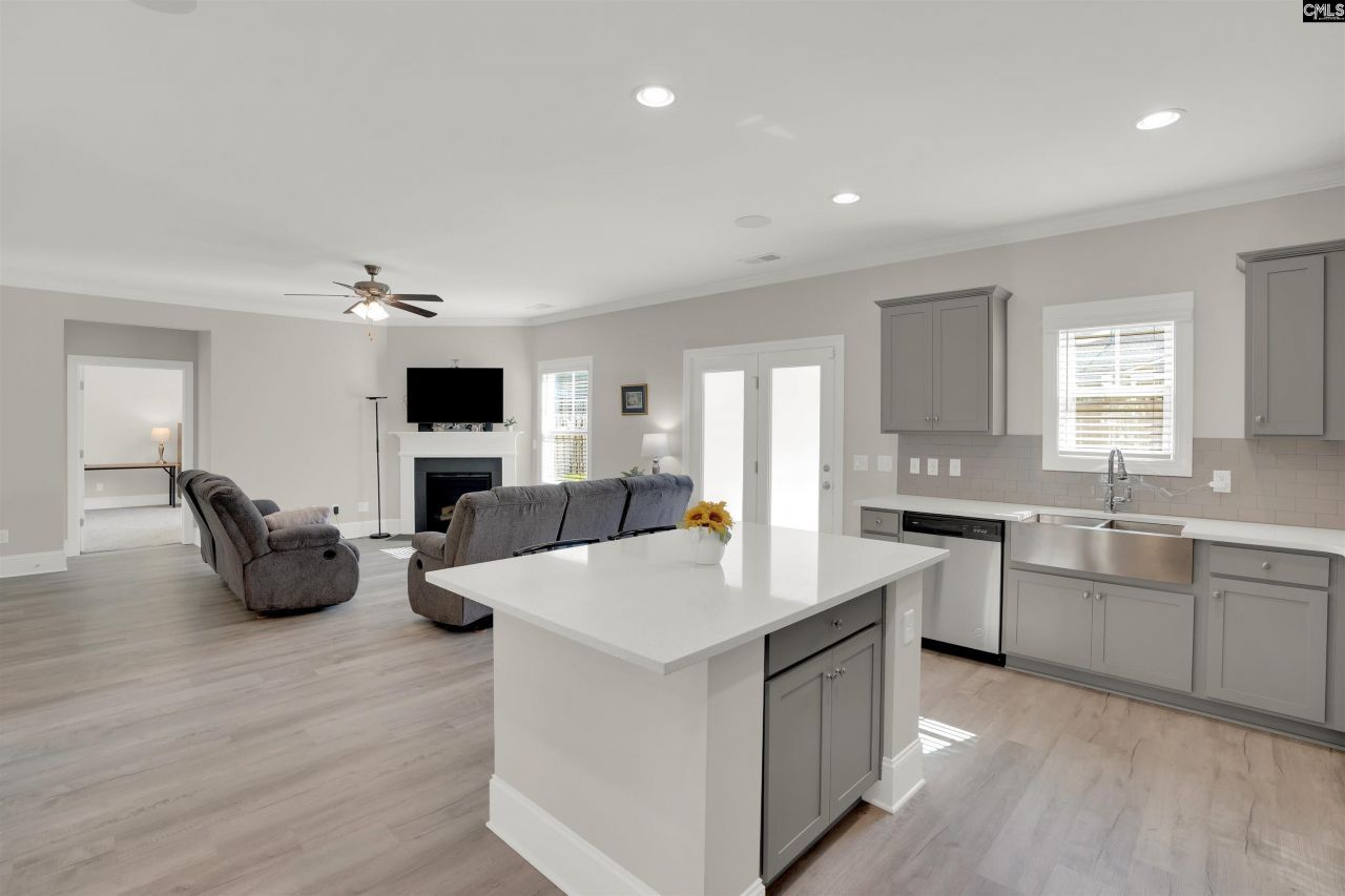 533 Mitscher Way Photo 16