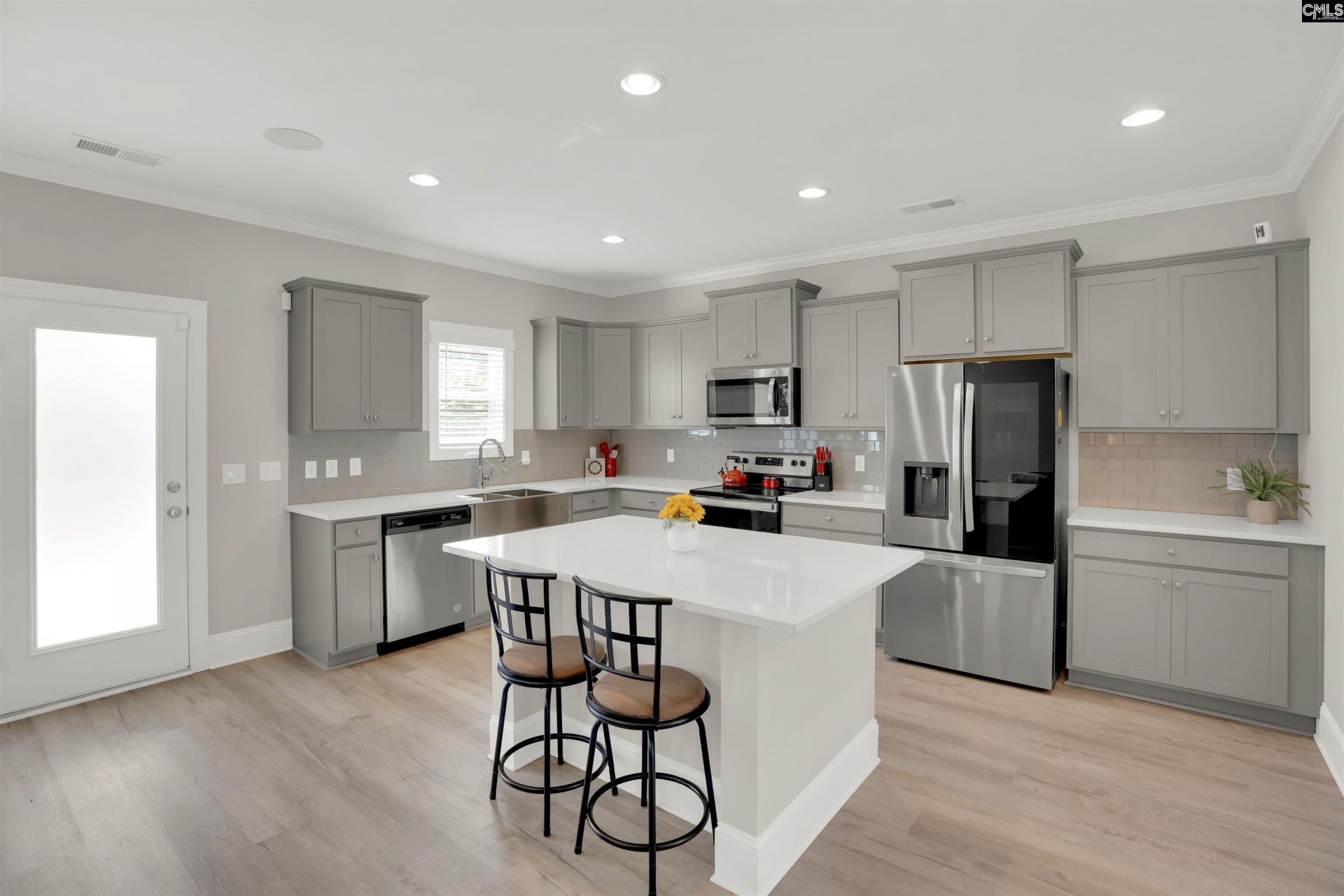 533 Mitscher Way Photo 4
