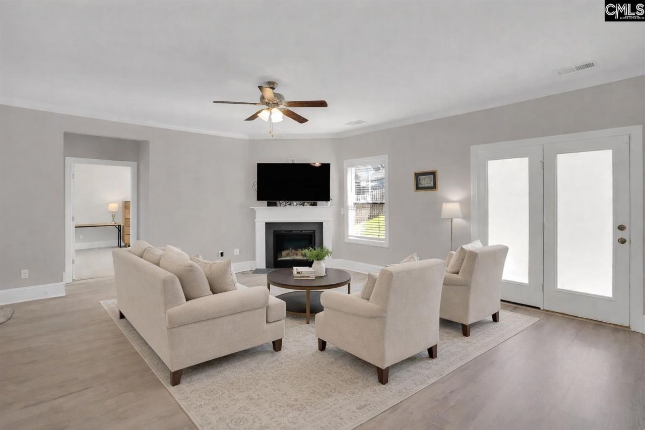 533 Mitscher Way Photo 6