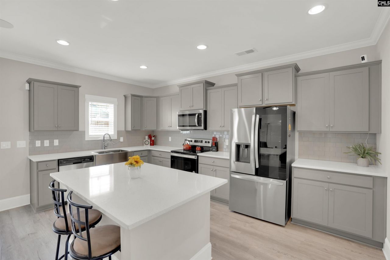 533 Mitscher Way Photo 9