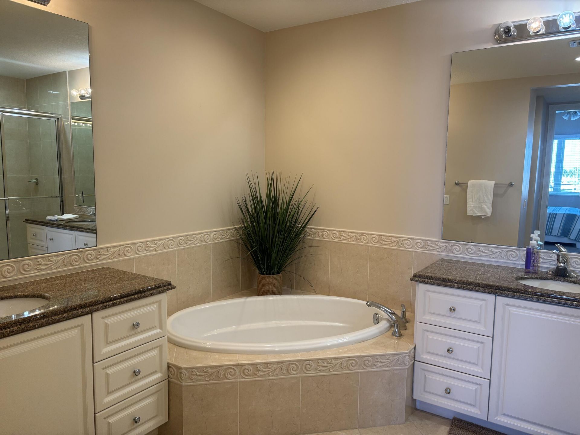 14 Harbour Isle Drive W, Unit 202, Fort Pierce, FL 34949 Photo