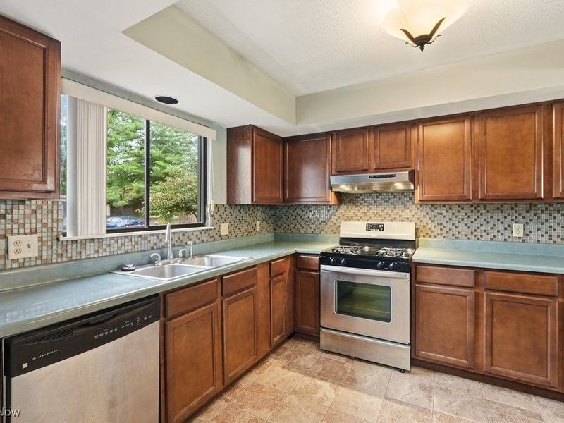 6290 Greenwood, Unit 302, Northfield, OH 44067 Photo 3