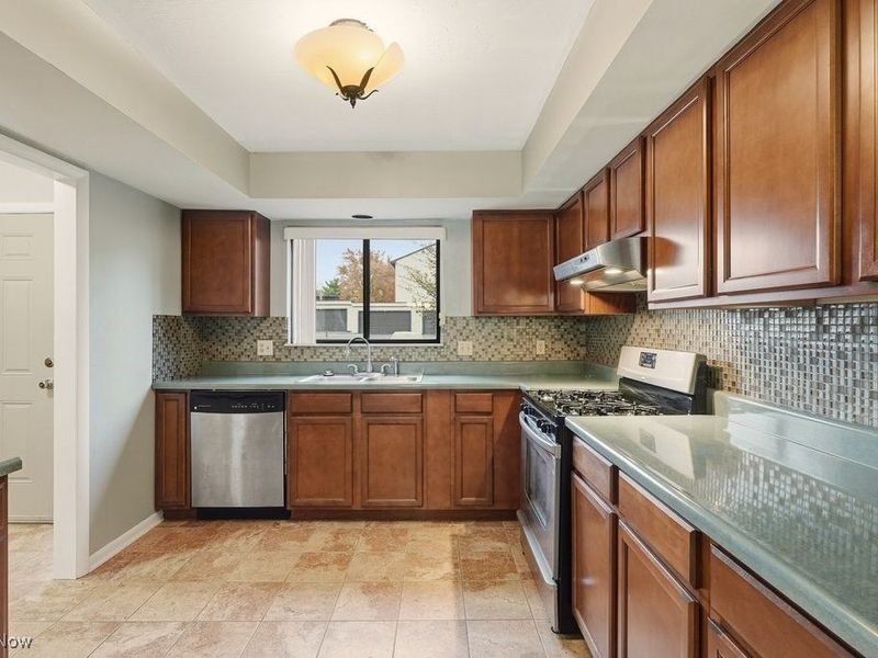 6290 Greenwood, Unit 302, Northfield, OH 44067 Photo 5