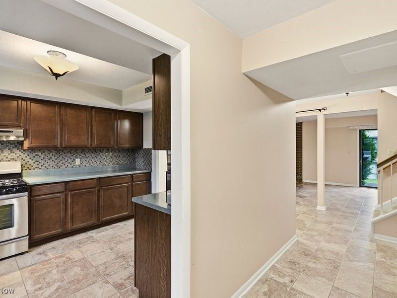 6290 Greenwood, Unit 302, Northfield, OH 44067 Photo 9