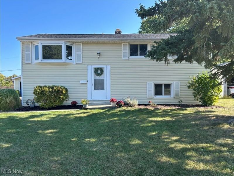 211 W Overlook Drive, Eastlake, OH 44095 Photo 1