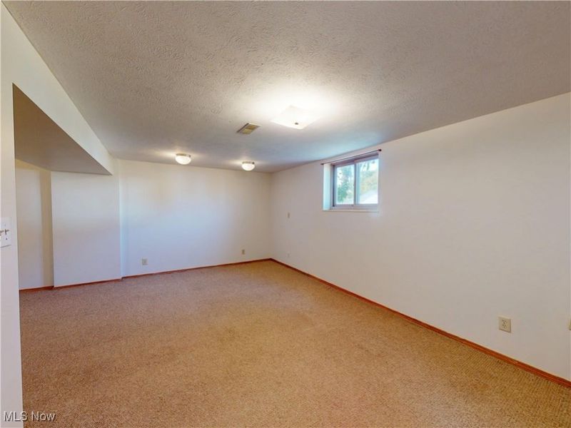 211 W Overlook Drive, Eastlake, OH 44095 Photo 17