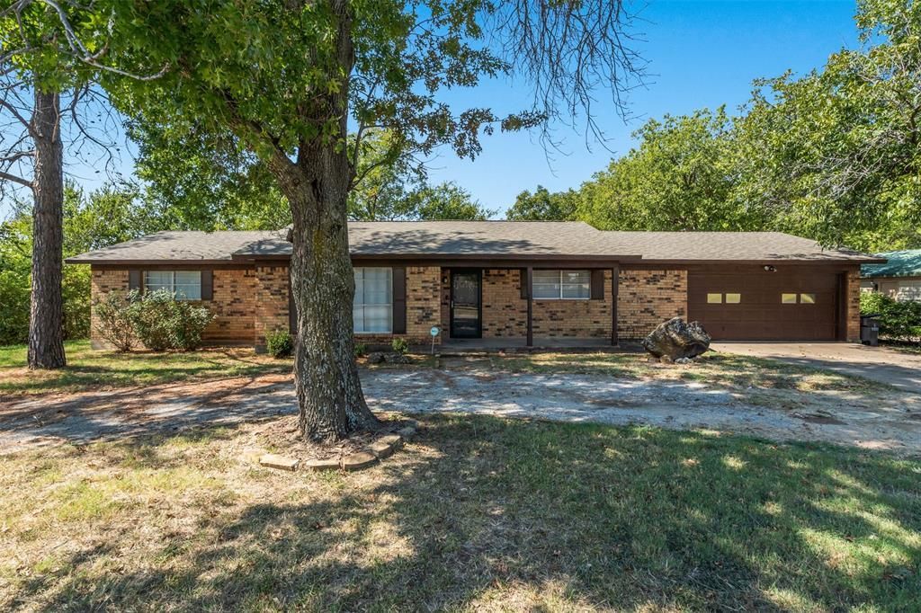 712 Indiana Street, Graham, TX 76450 Main Photo
