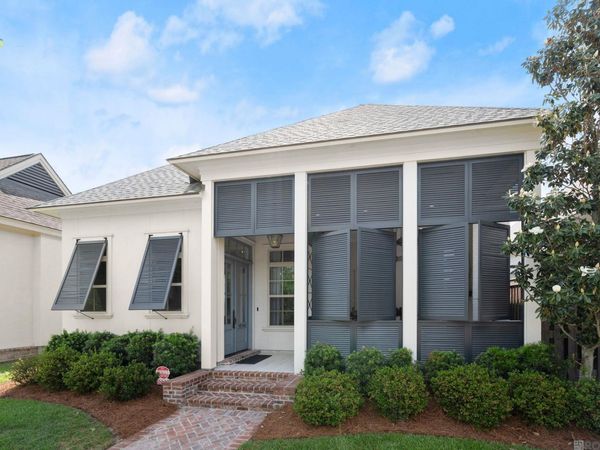 10744 Cane River Dr, Saint George, LA 70810