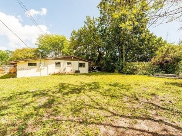 7830 SW 99th St, Miami, FL 33156