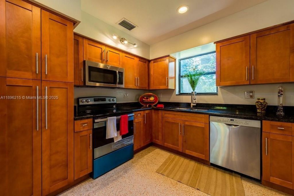 7830 SW 99th St, Miami, FL 33156 Photo