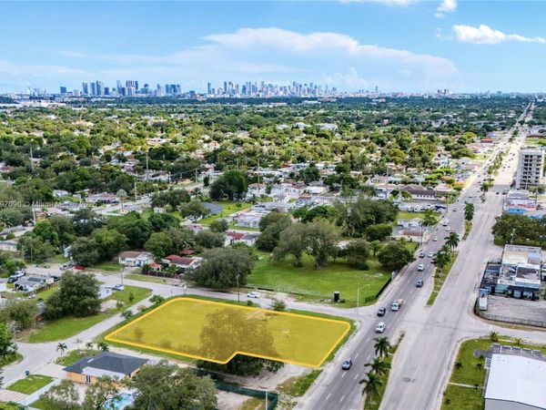 8901 NW 22nd Ave, Miami, FL 33147