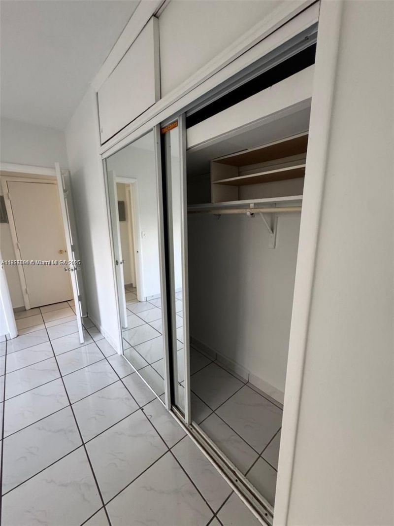 8040 Tatum Waterway Dr, Unit 3, Miami Beach, FL 33141 Photo