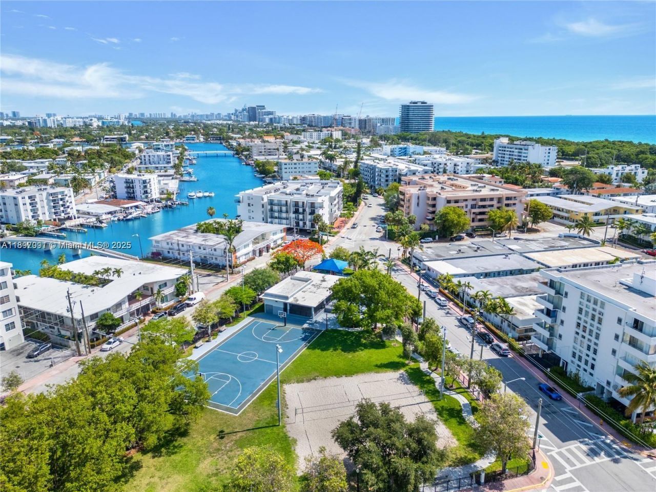 8040 Tatum Waterway Dr, Unit 3, Miami Beach, FL 33141 Photo