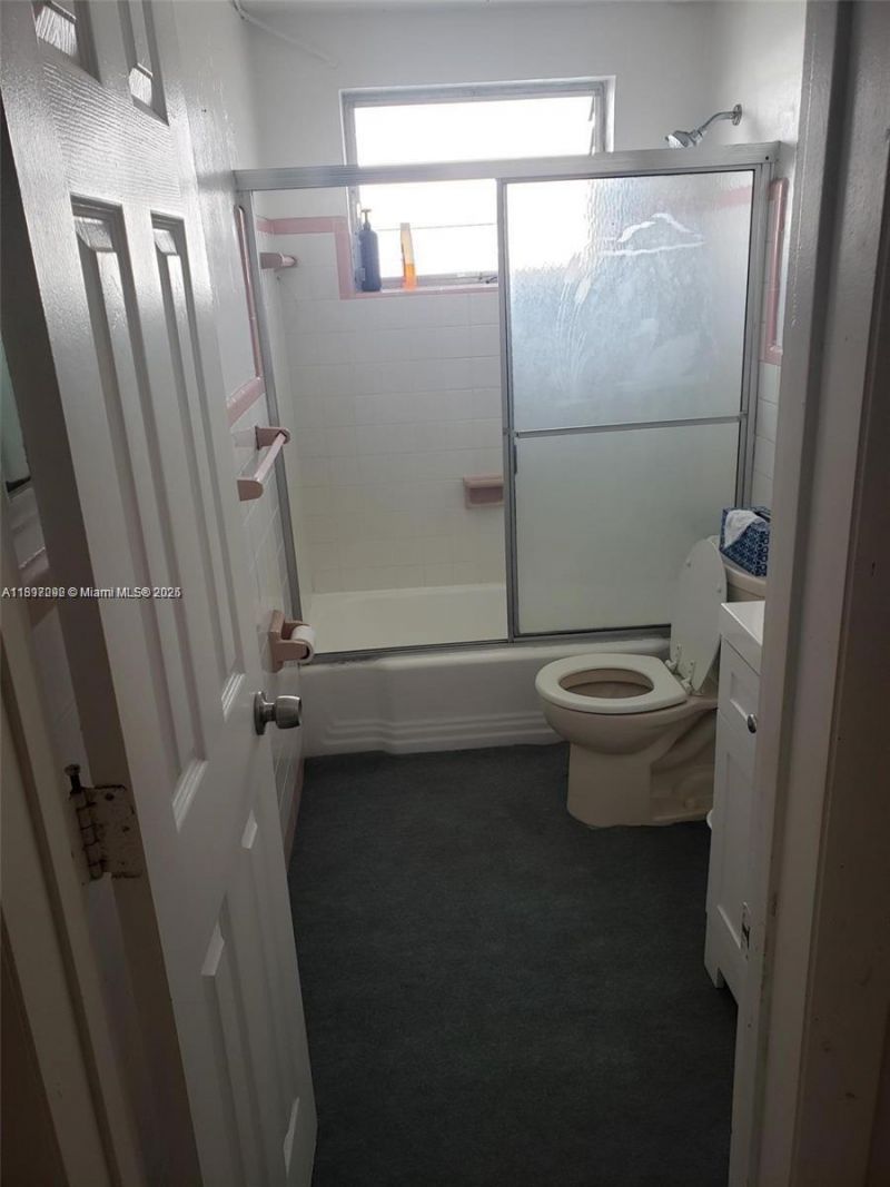 8040 Tatum Waterway Dr, Unit 7, Miami Beach, FL 33141 Photo