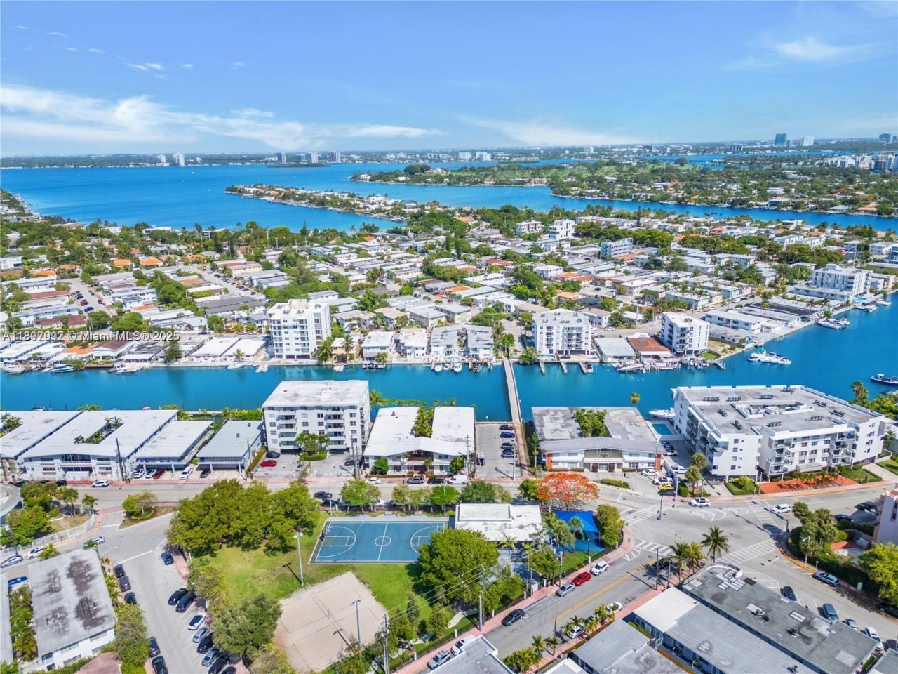 8040 Tatum Waterway Dr, Unit 7, Miami Beach, FL 33141 Photo
