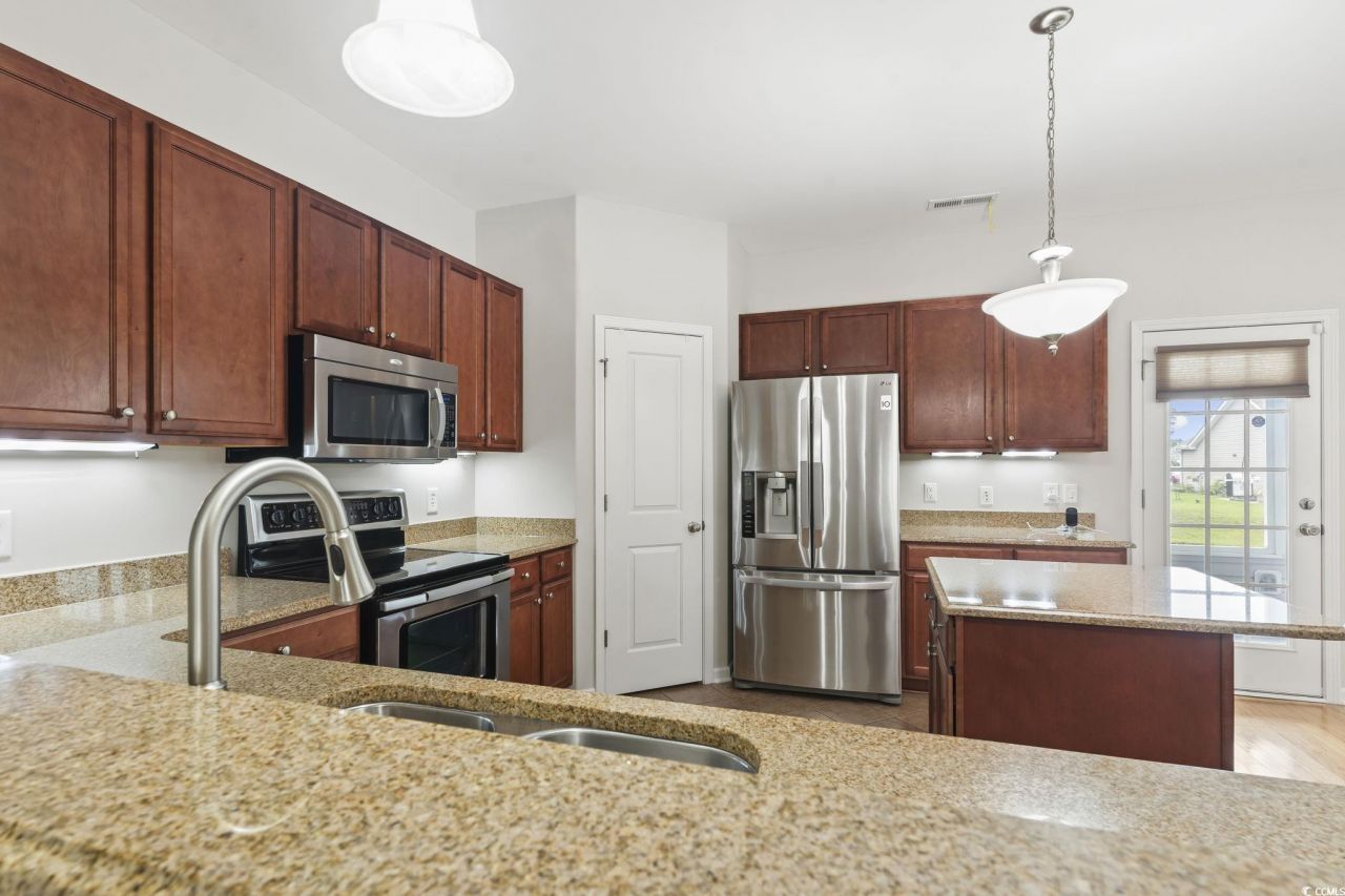 335 Oak Crest Circle Photo 18